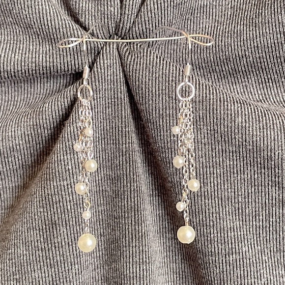 Jewelry - Handmade pearl dangle earrings